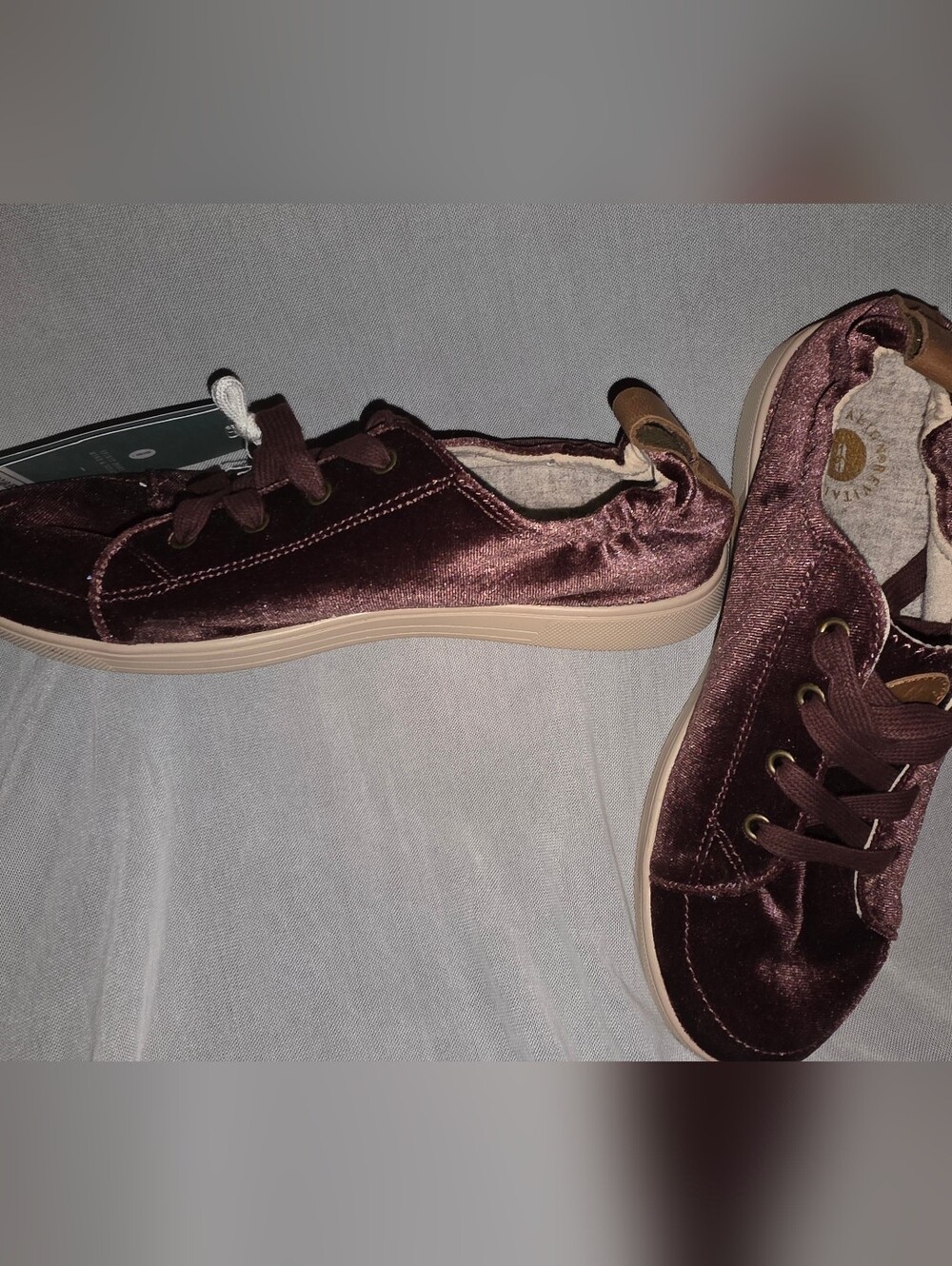 Revitalign Velvet Low-Top Sneakers Grape NEW - Picture 13 of 14